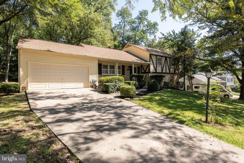 Photo of 16413 Grande Vista Drive, ROCKVILLE, MD 20855 (MLS # MDMC2198596)