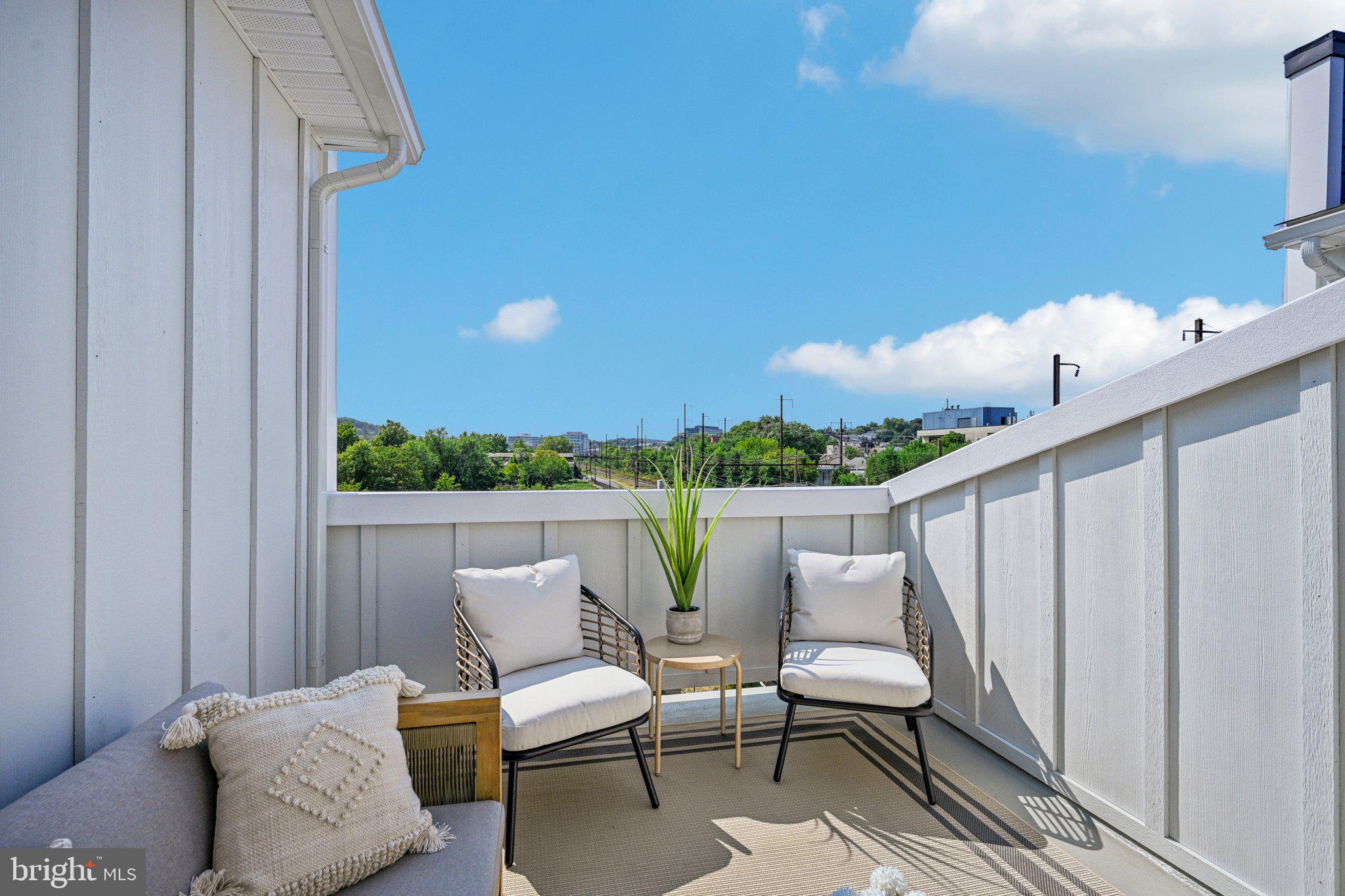 RIVER PLACE - Residential