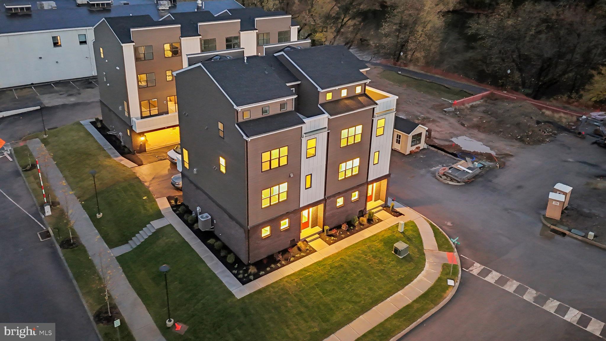 RIVER PLACE - Residential