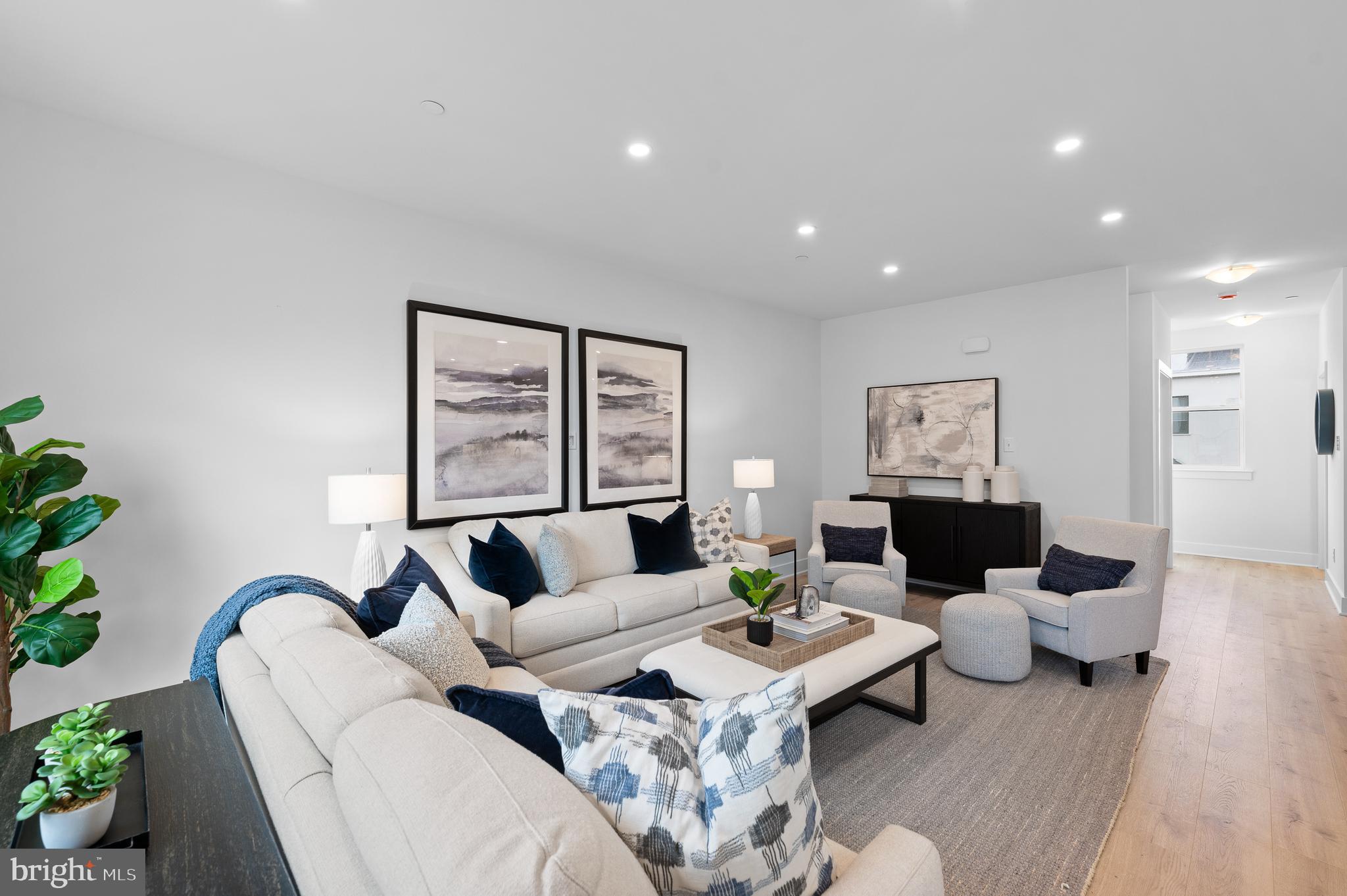 RIVER PLACE - Residential