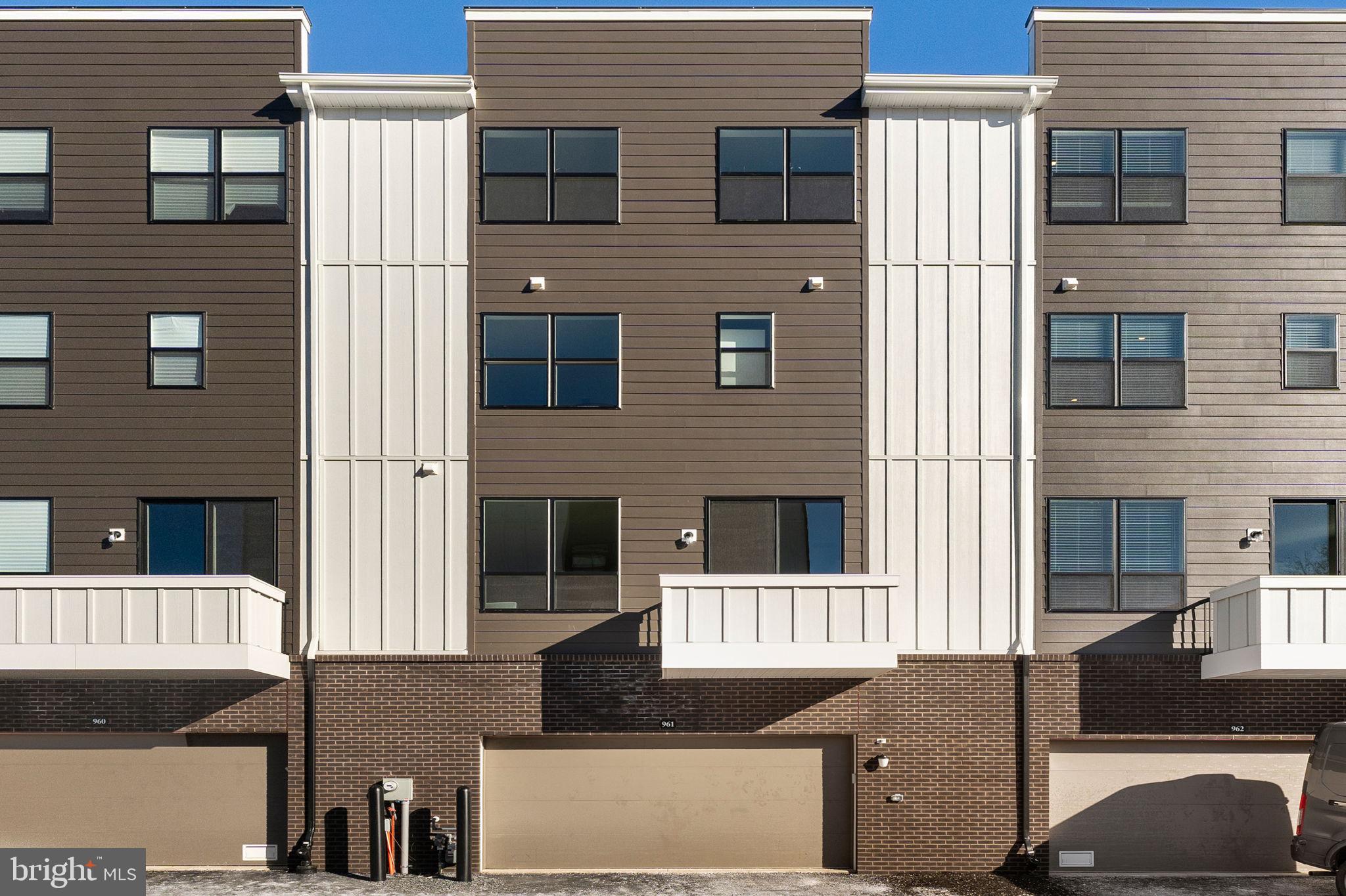 RIVER PLACE - Residential