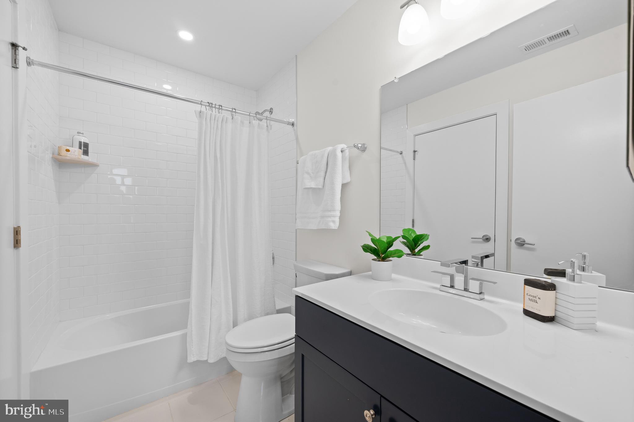 RIVER PLACE - Residential