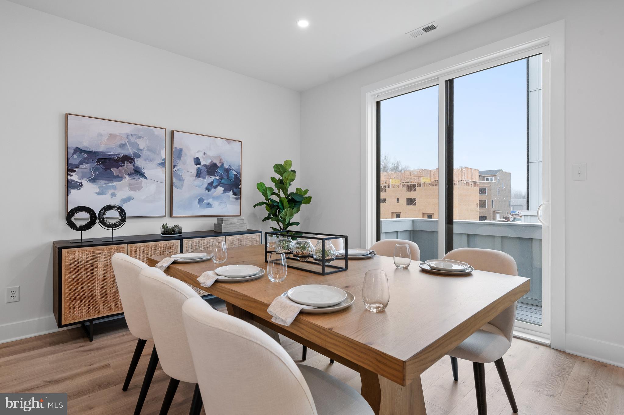 RIVER PLACE - Residential