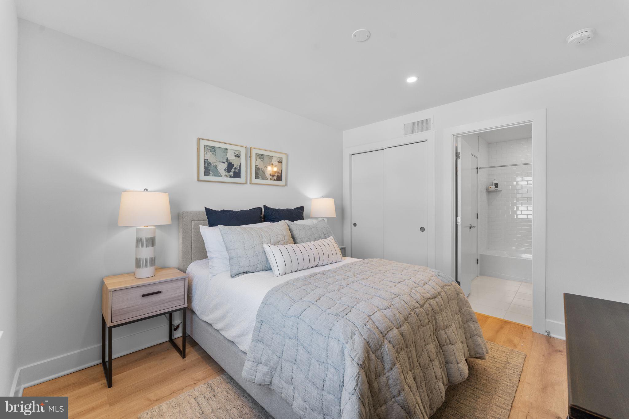 RIVER PLACE - Residential