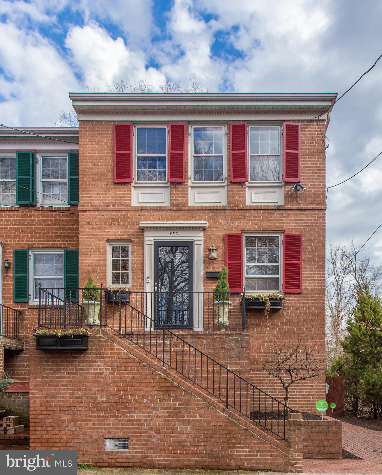 YATES GARDENS - Residential