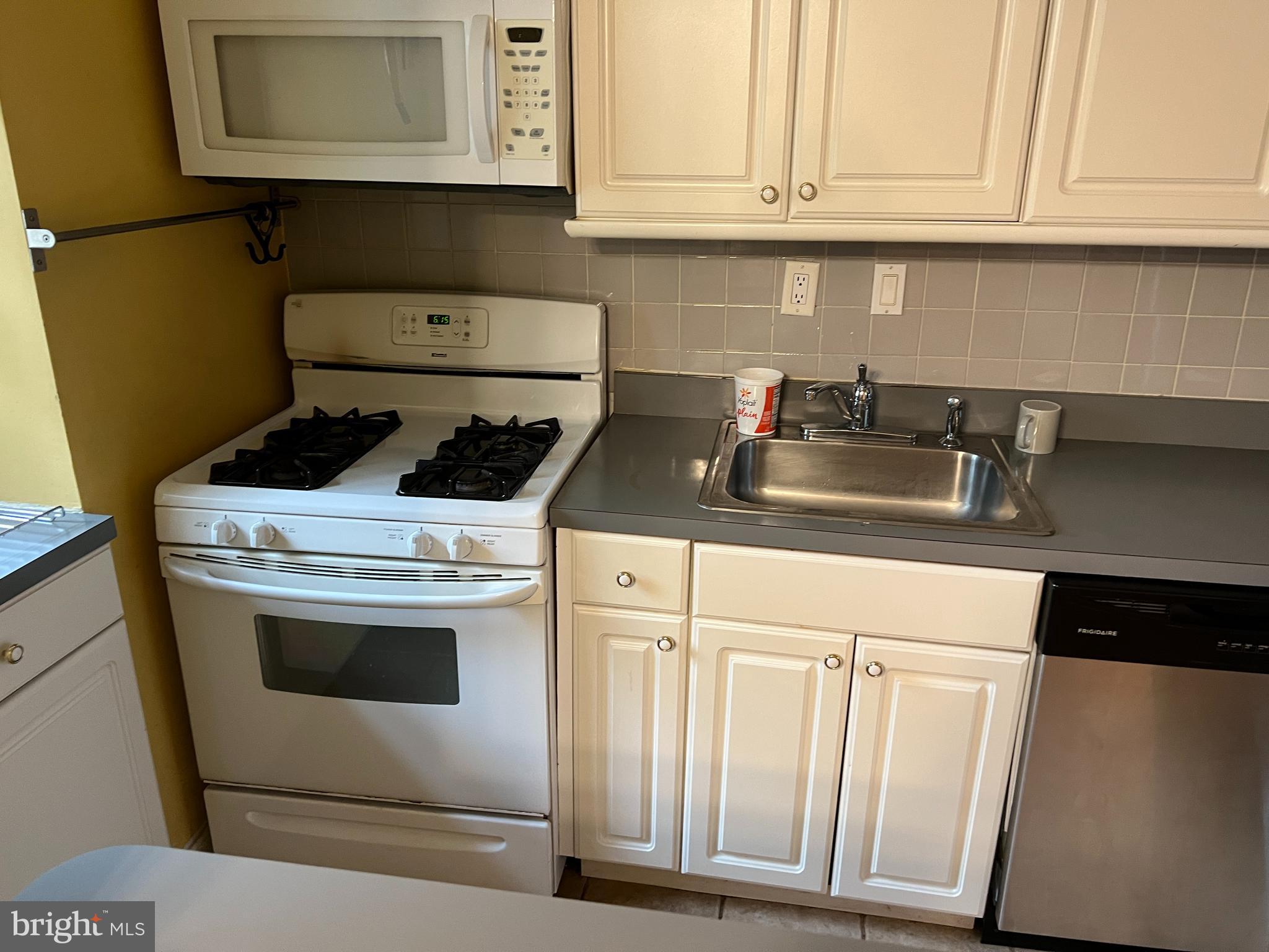 ROCK CREEK VILLAGE CONDOMINIUMS - Residential Lease