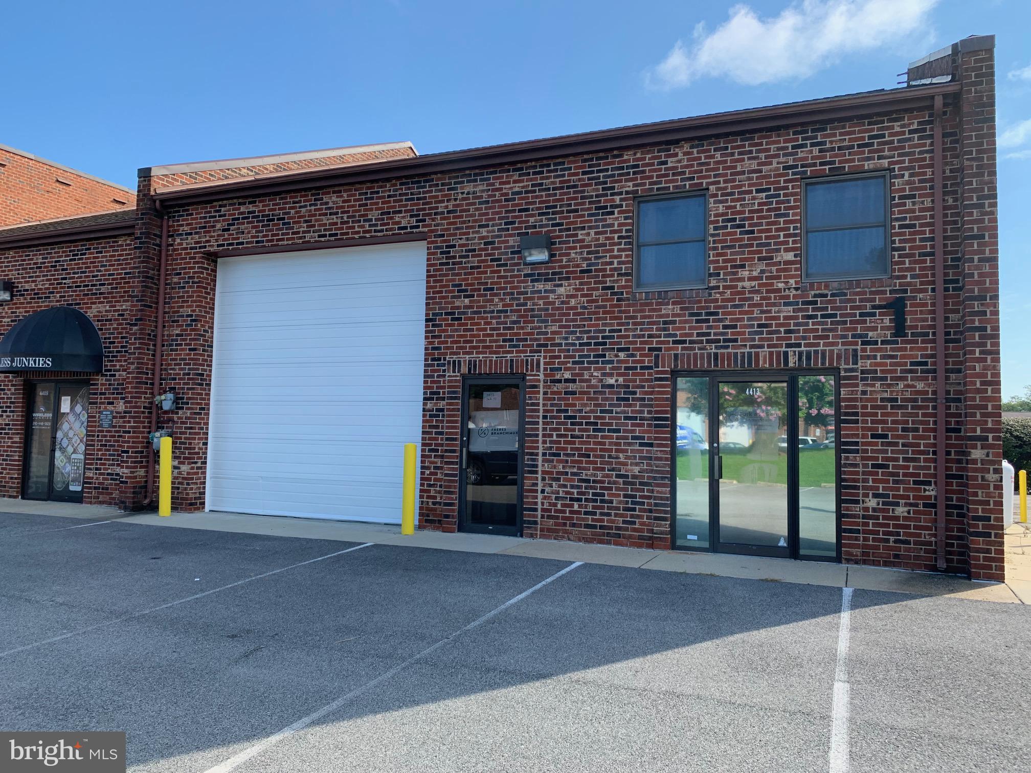 Photo 1 of 5 — 4413 SOUTHERN BUSINESS PARK DRIVE 33, WHITE PLAINS, MD 20695