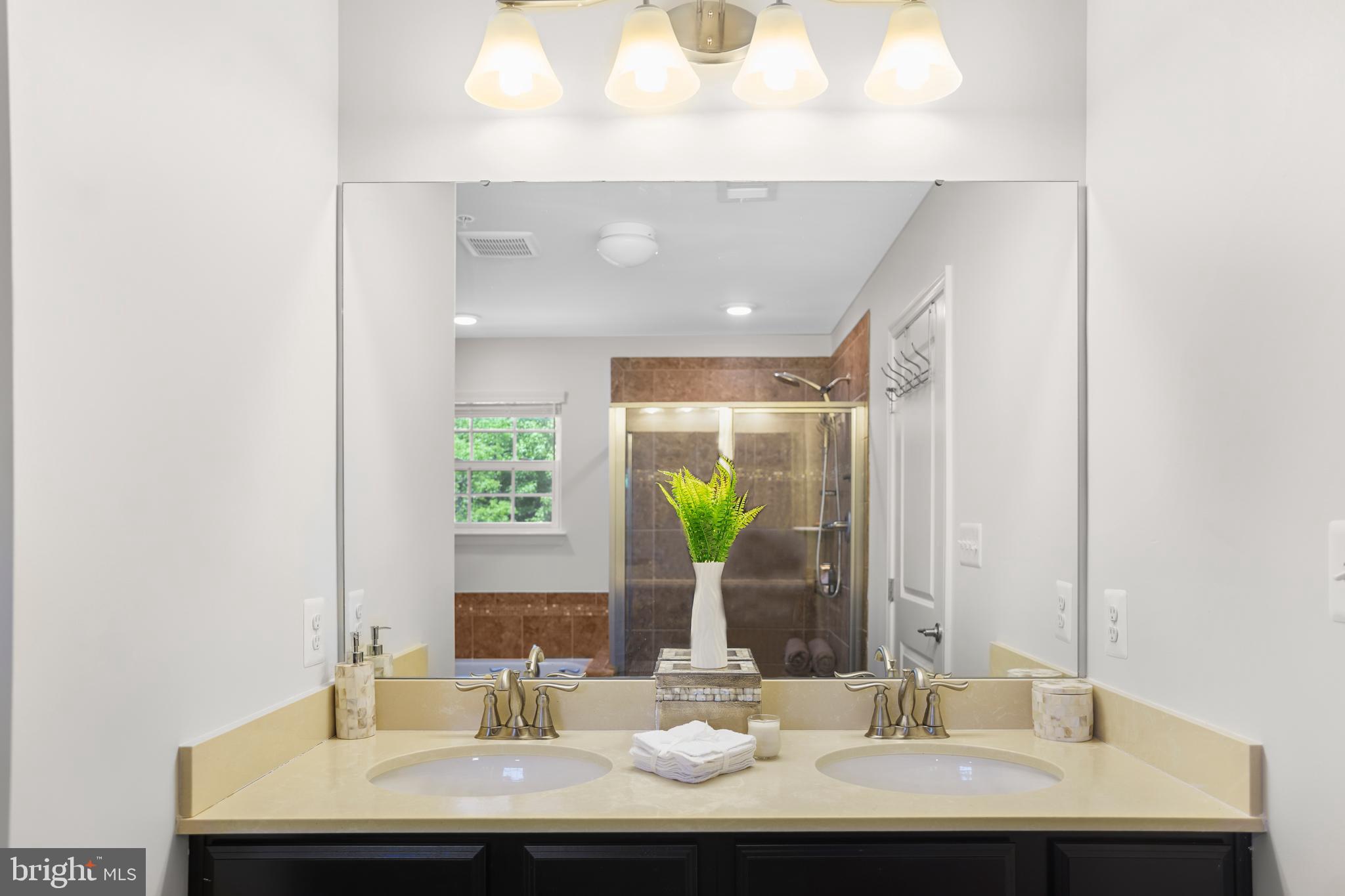 OAK CREEK CLUB - Residential