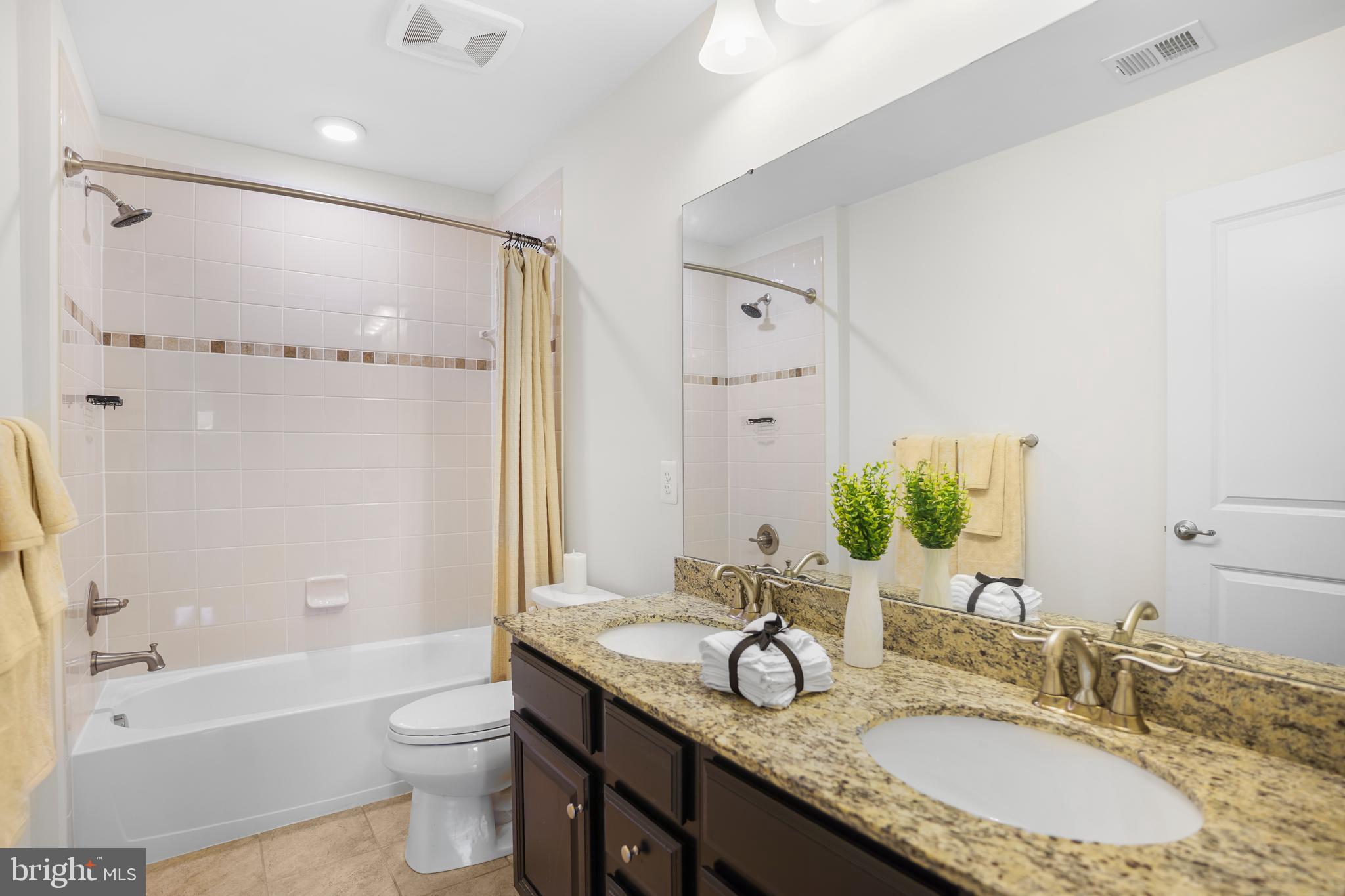 OAK CREEK CLUB - Residential