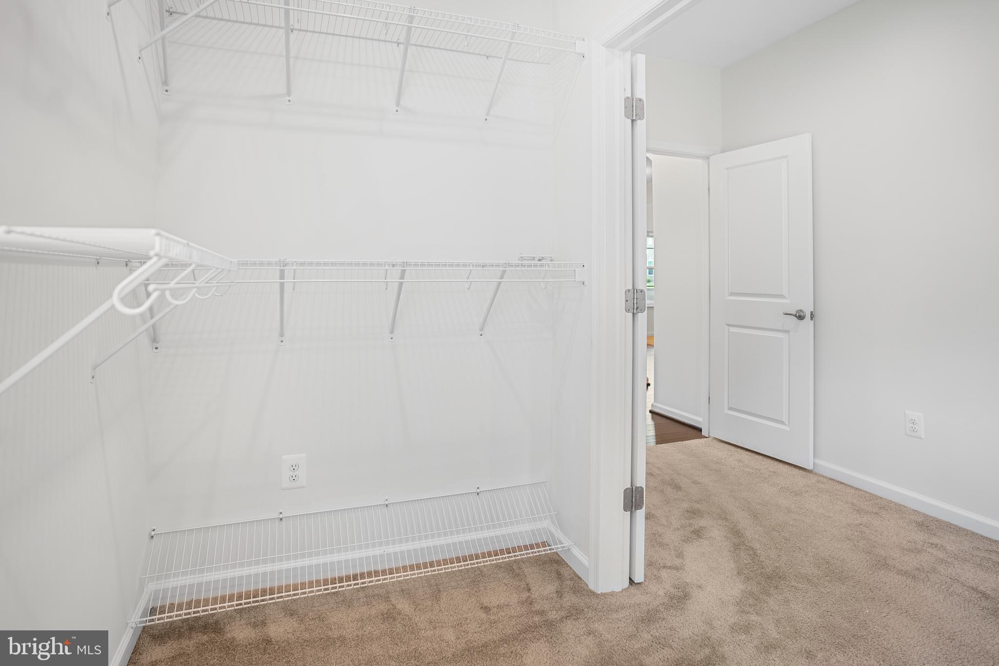 OAK CREEK CLUB - Residential