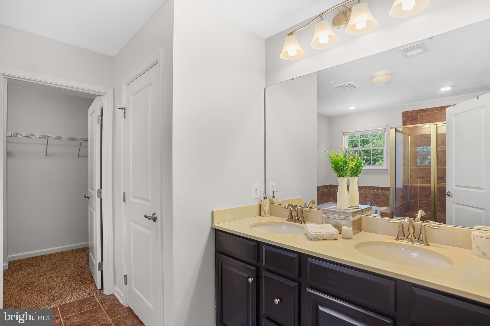 OAK CREEK CLUB - Residential