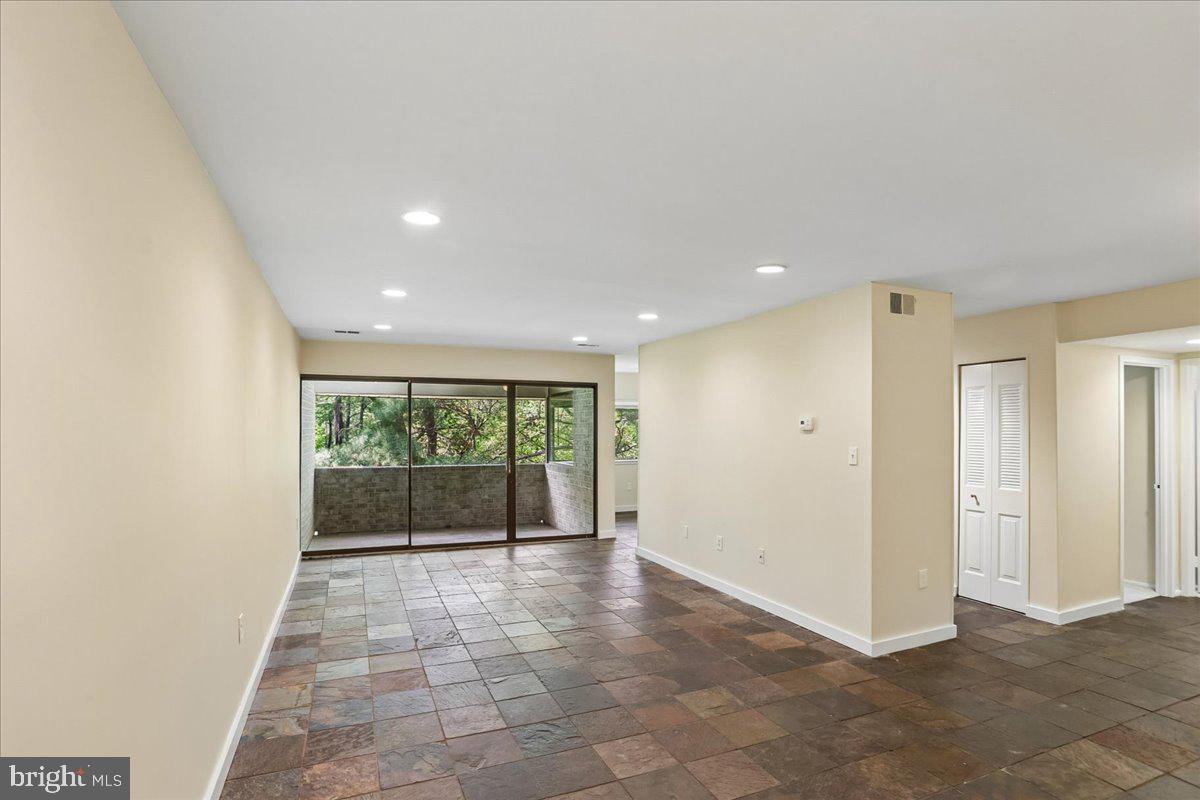 HYDE PARK - Residential