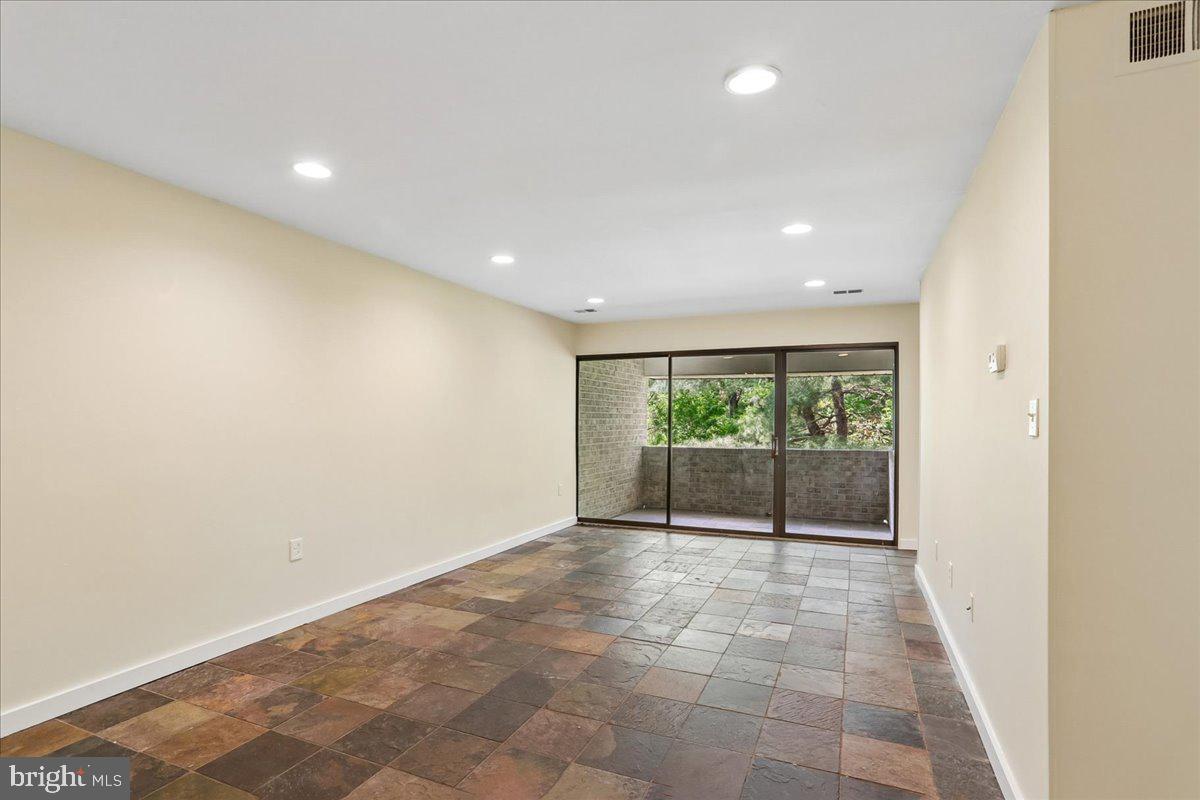 HYDE PARK - Residential