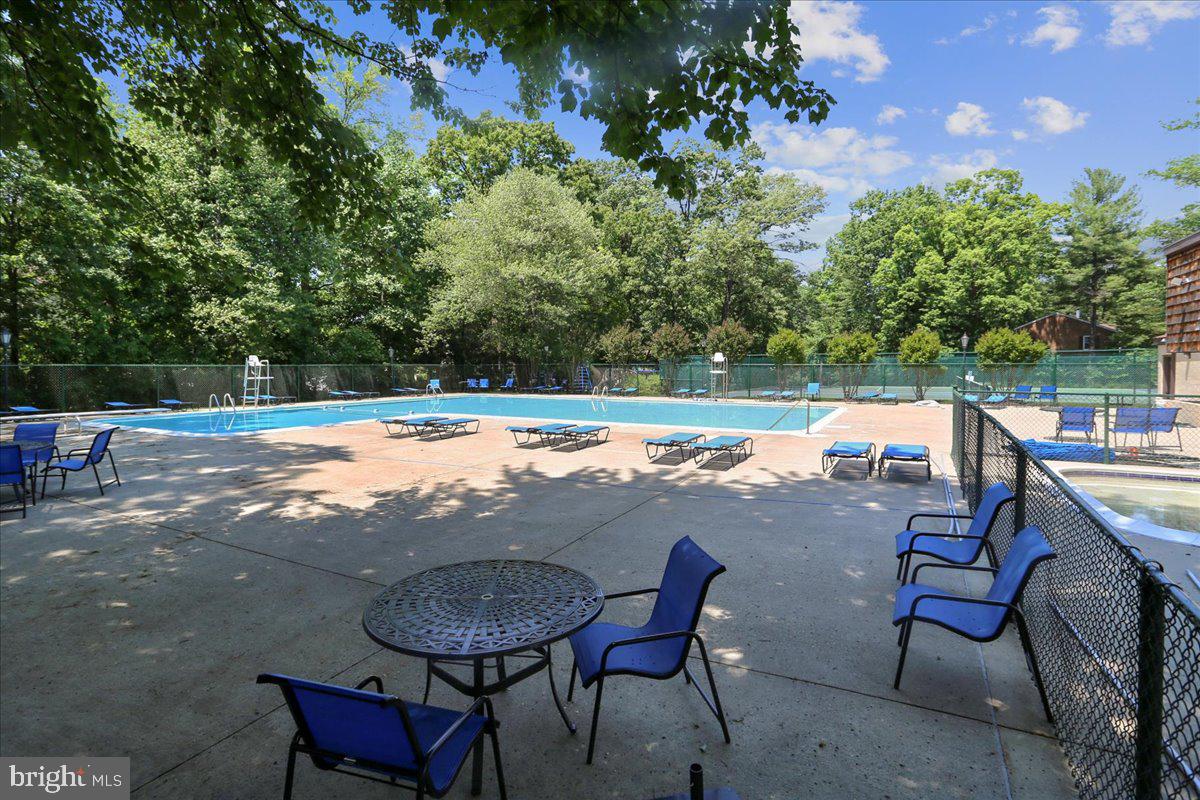 HYDE PARK - Residential