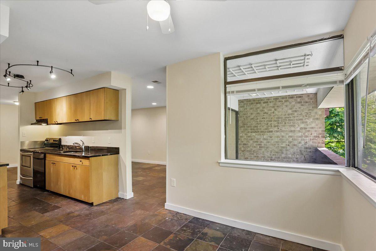 HYDE PARK - Residential