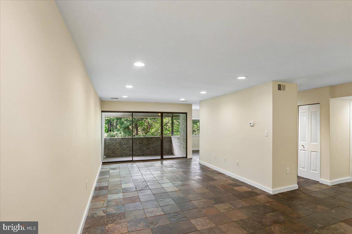 HYDE PARK - Residential