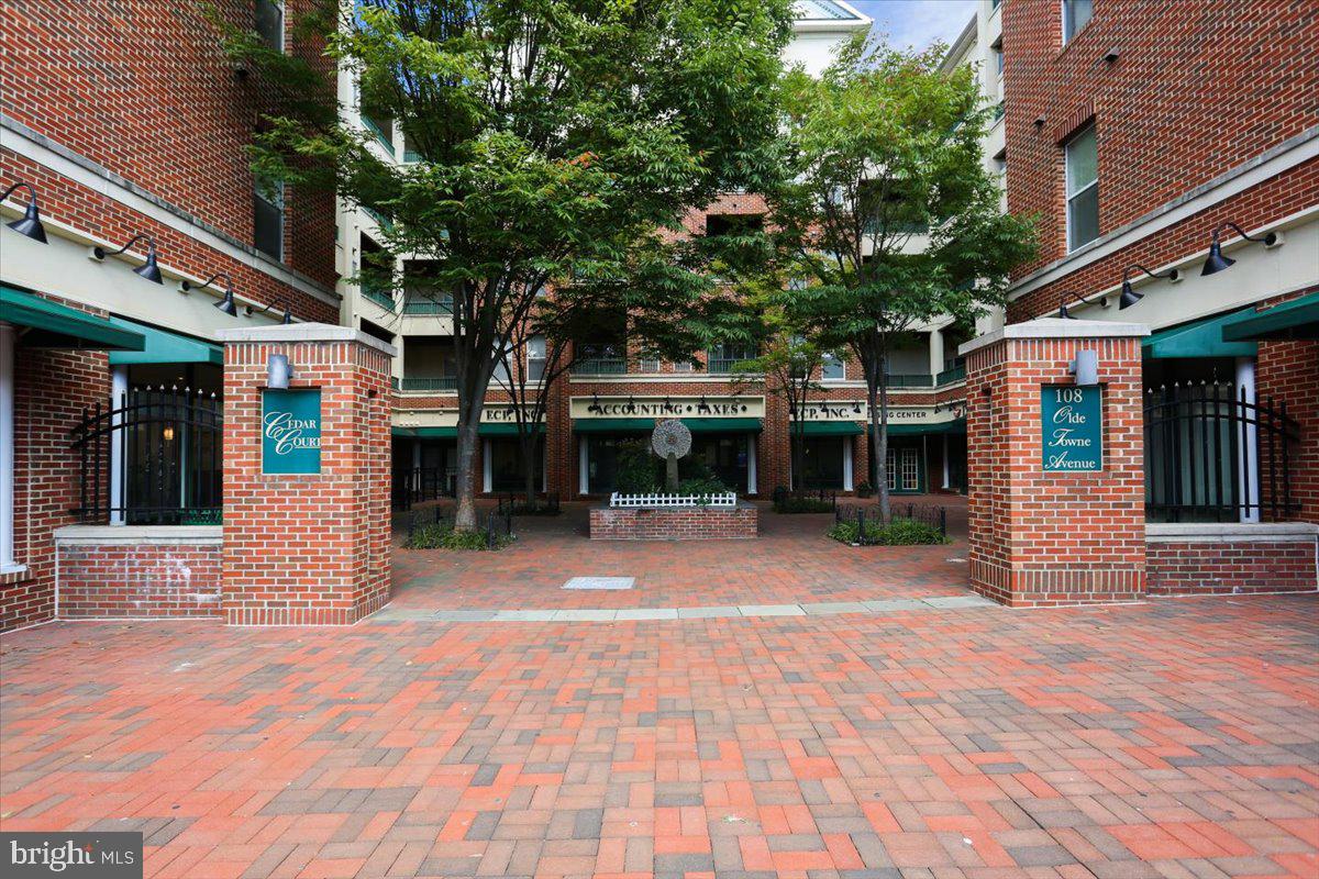 HYDE PARK - Residential