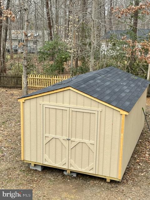 LAKE LAND - Residential