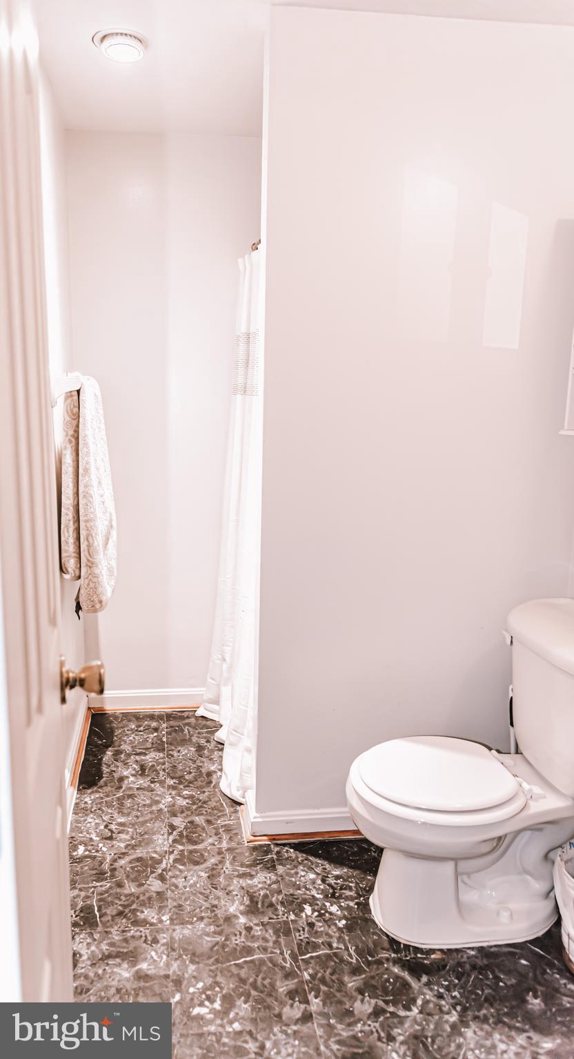 LAKE LAND - Residential