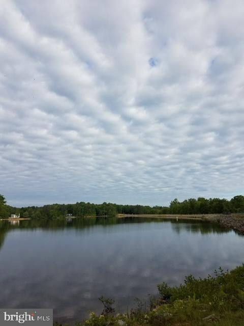 LAKE LAND - Residential