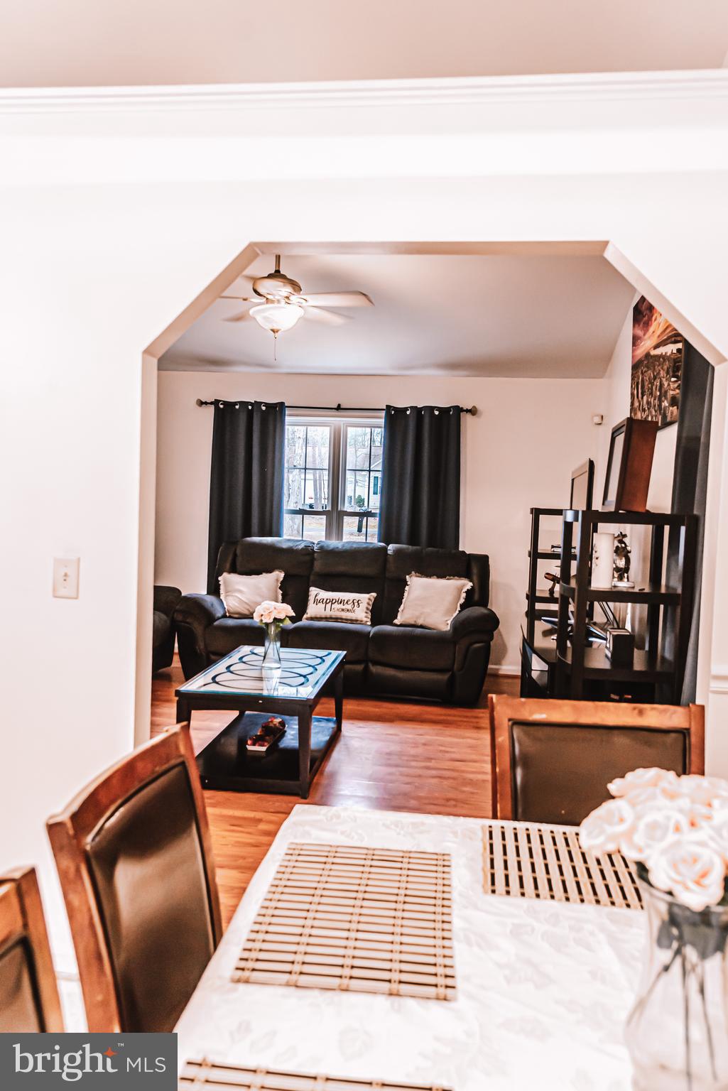 LAKE LAND - Residential