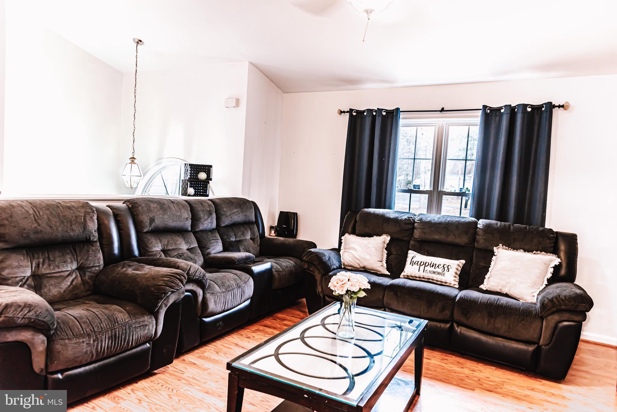 LAKE LAND - Residential