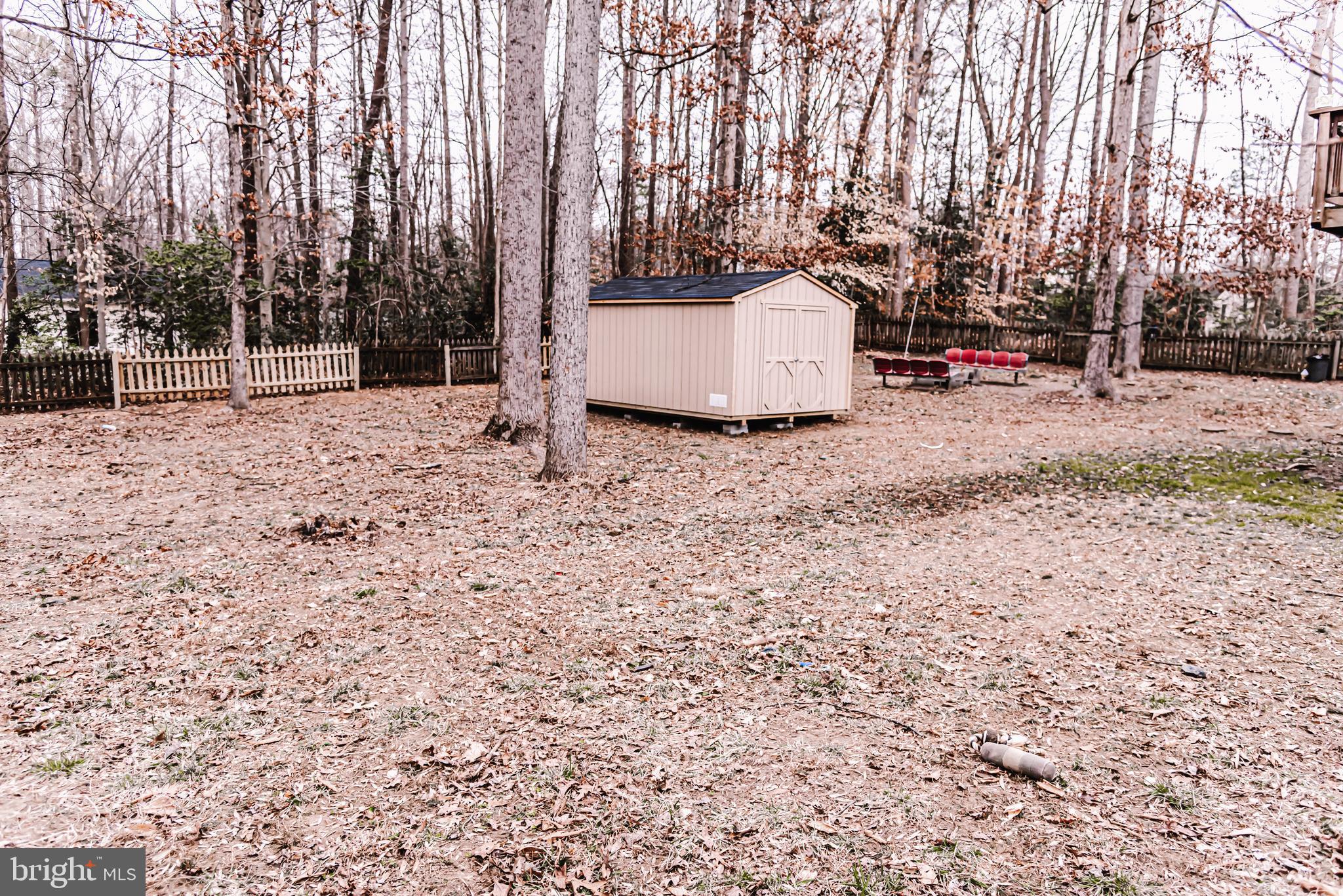 LAKE LAND - Residential