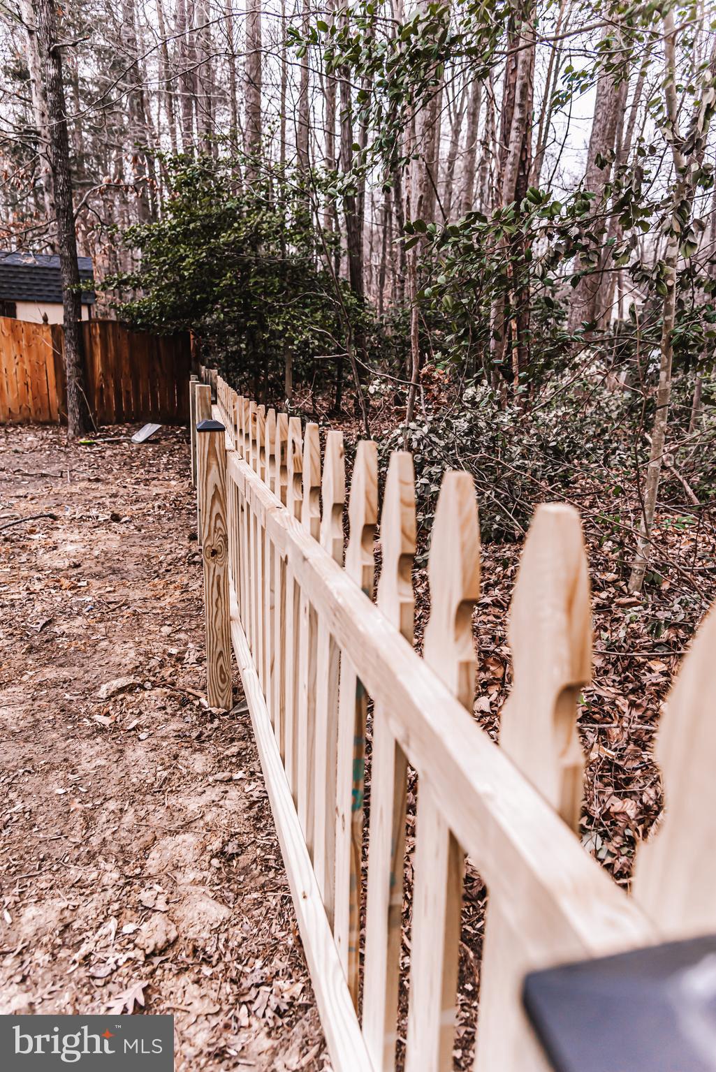 LAKE LAND - Residential