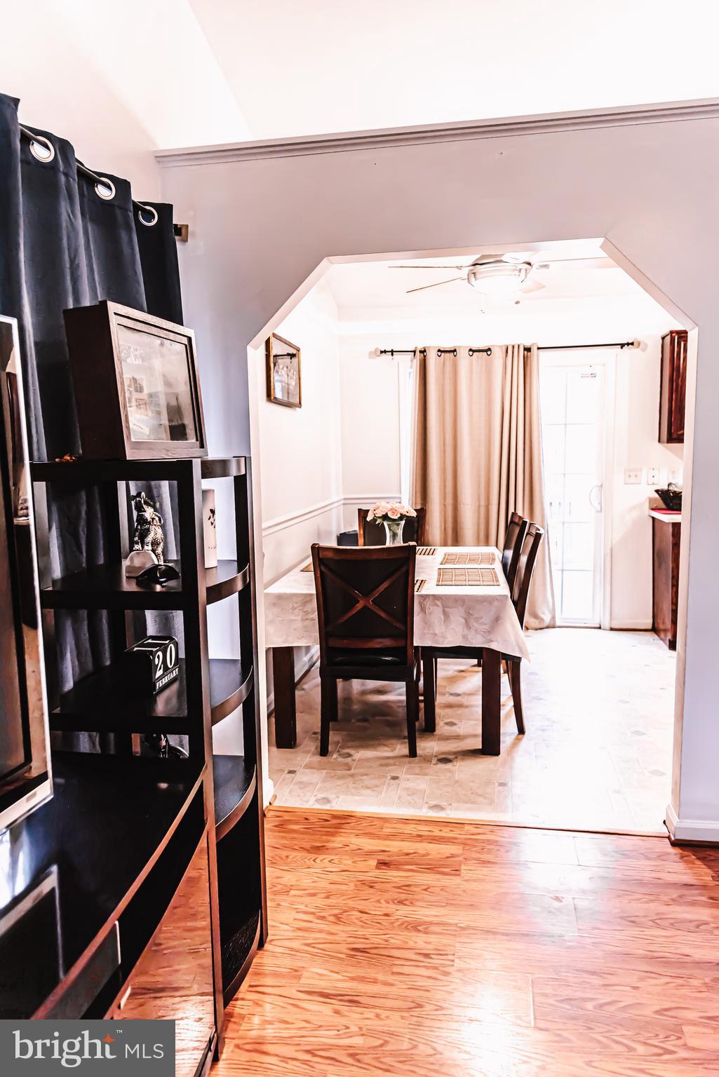 LAKE LAND - Residential