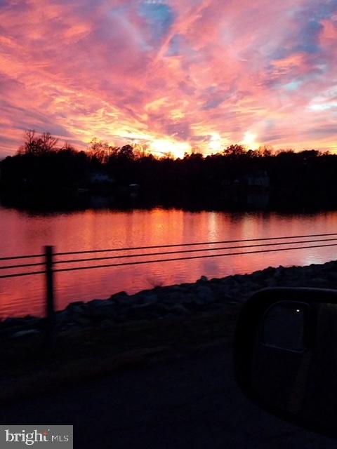 LAKE LAND - Residential