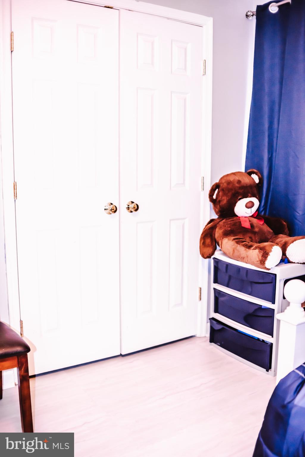 LAKE LAND - Residential