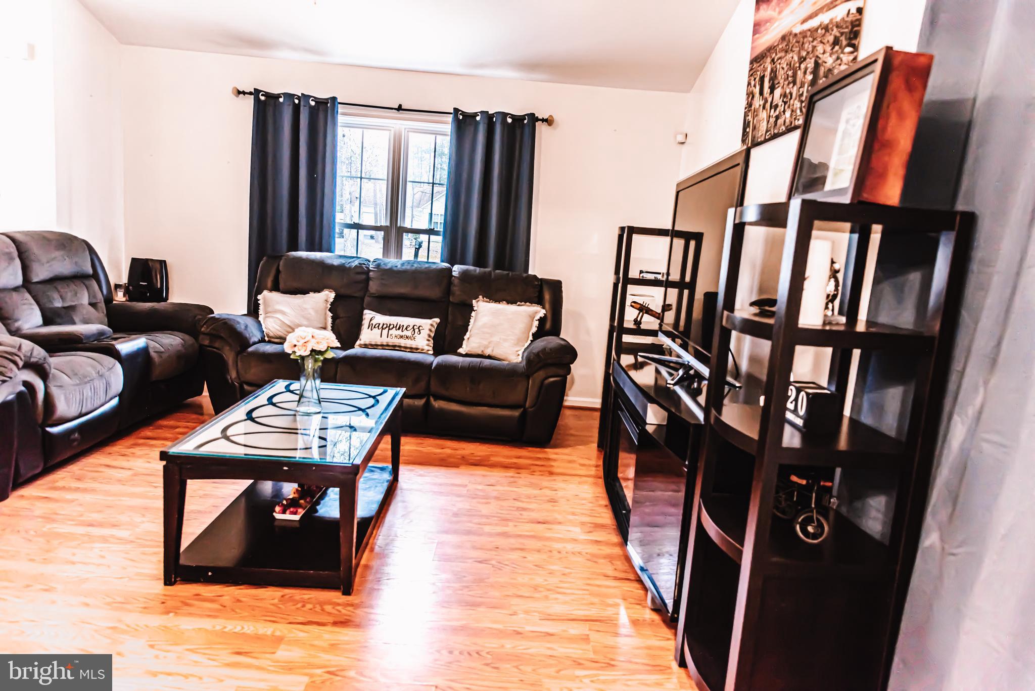 LAKE LAND - Residential