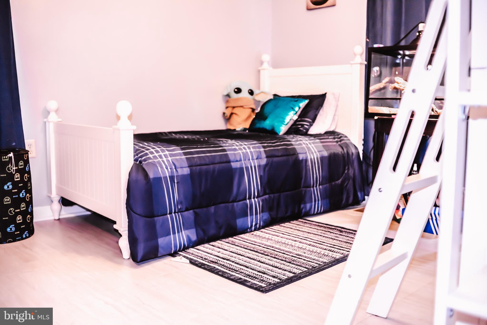 LAKE LAND - Residential