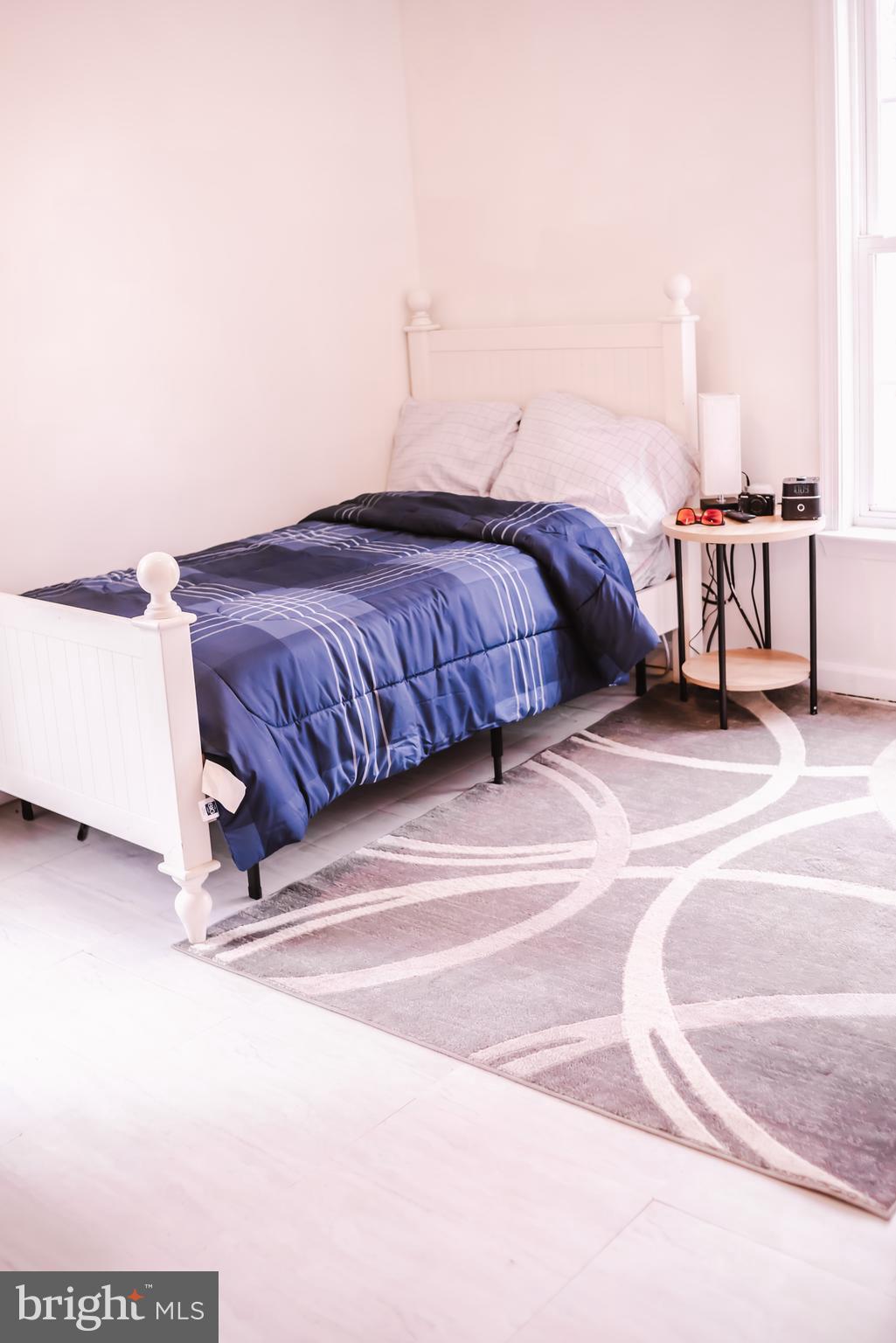 LAKE LAND - Residential