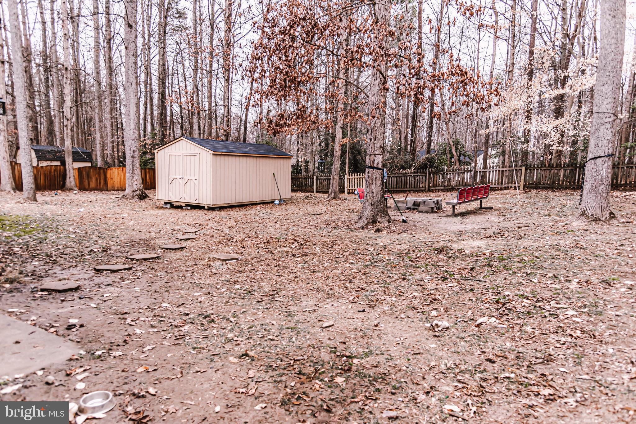 LAKE LAND - Residential