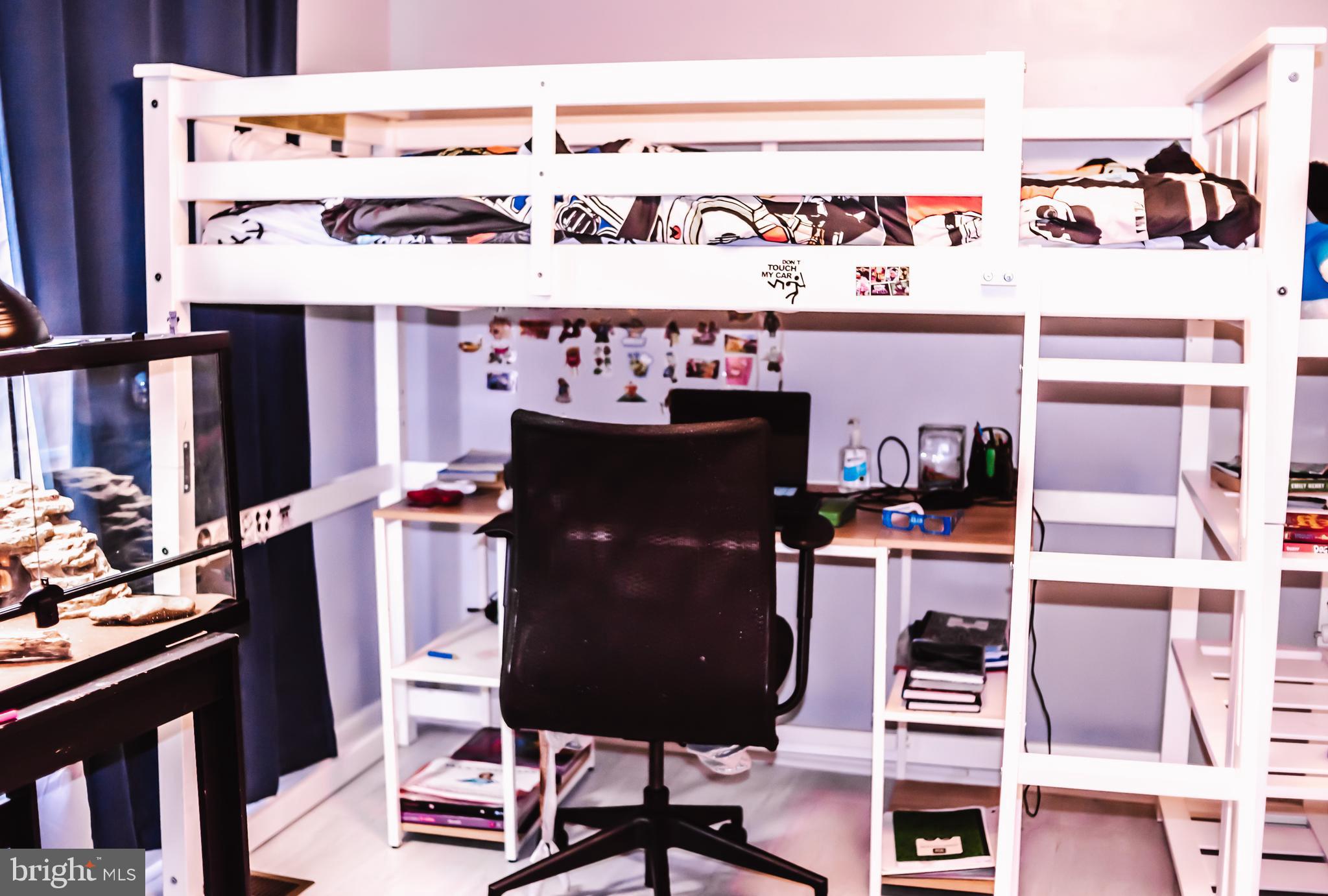 LAKE LAND - Residential