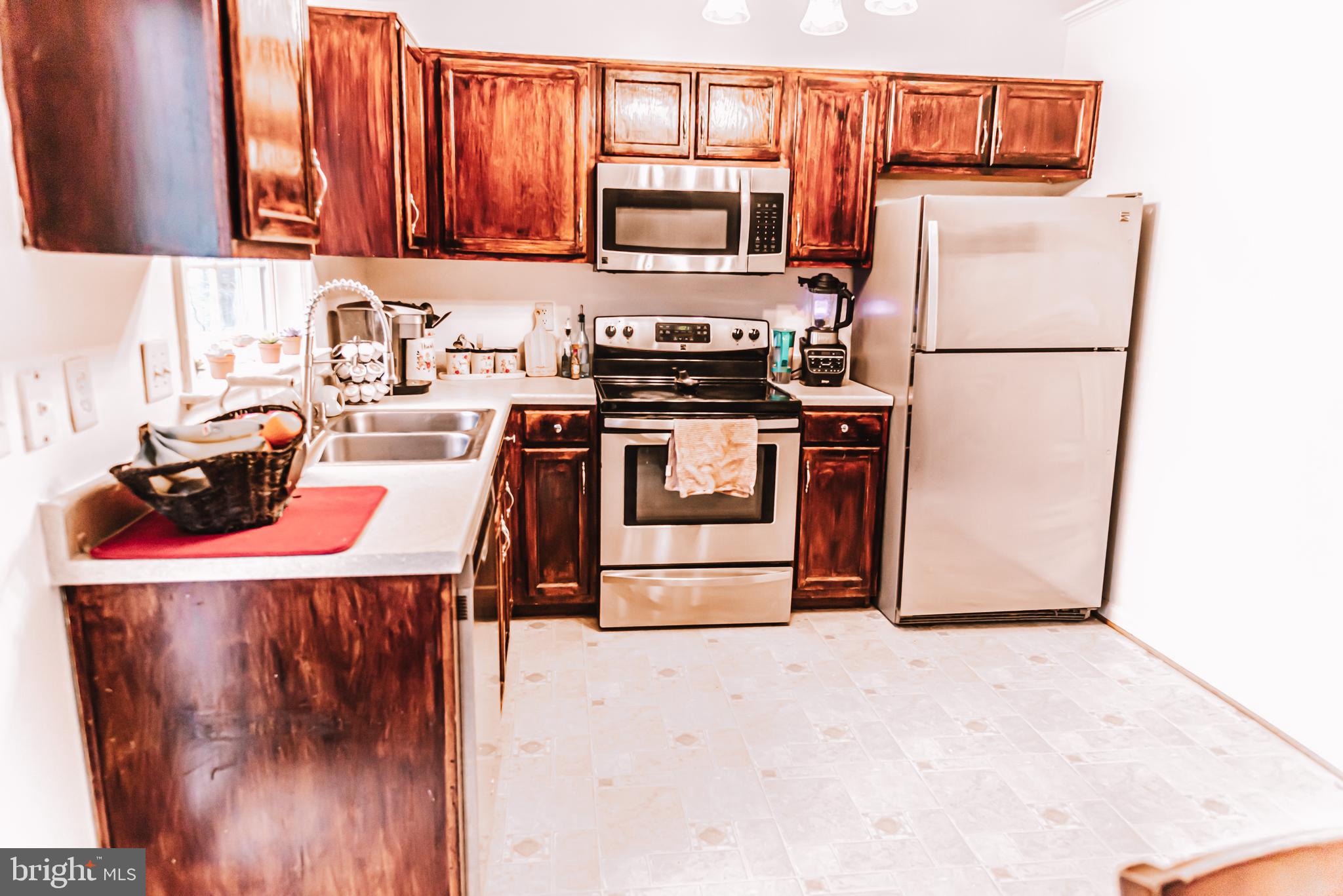 LAKE LAND - Residential