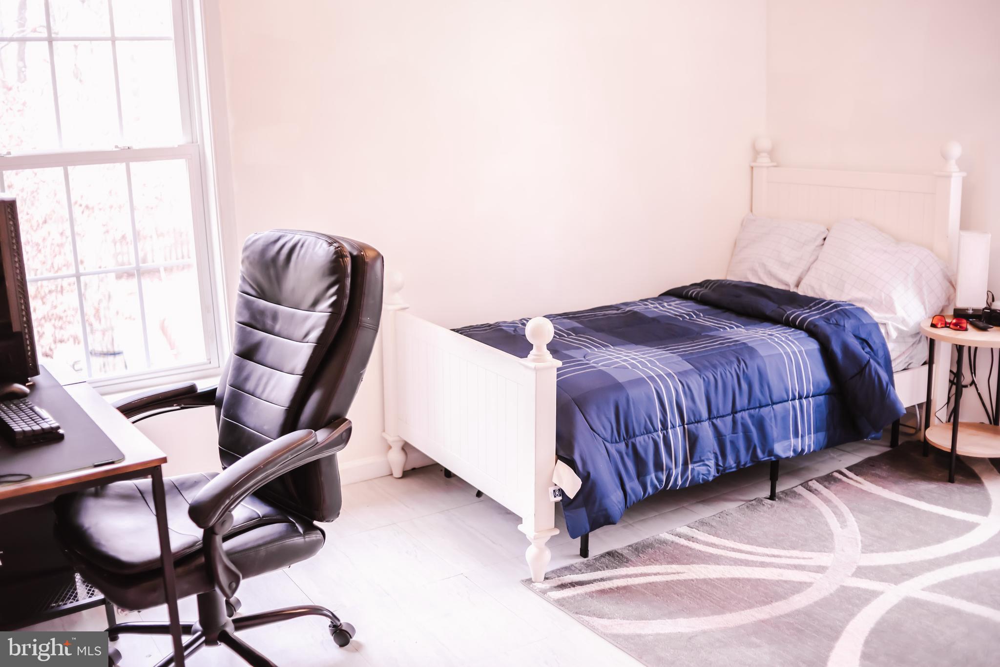 LAKE LAND - Residential