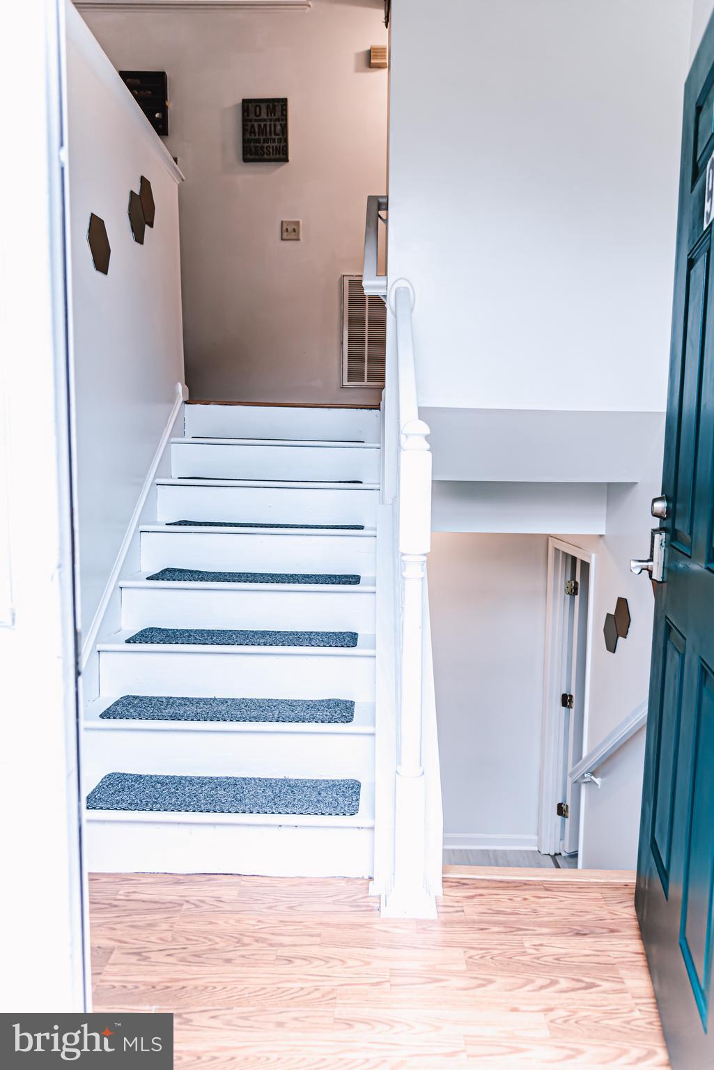 LAKE LAND - Residential