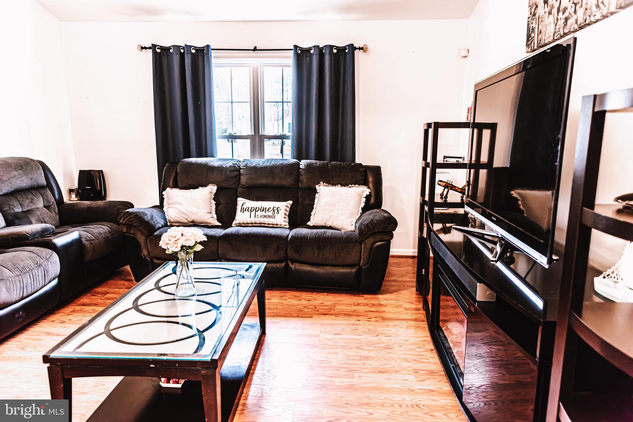 LAKE LAND - Residential