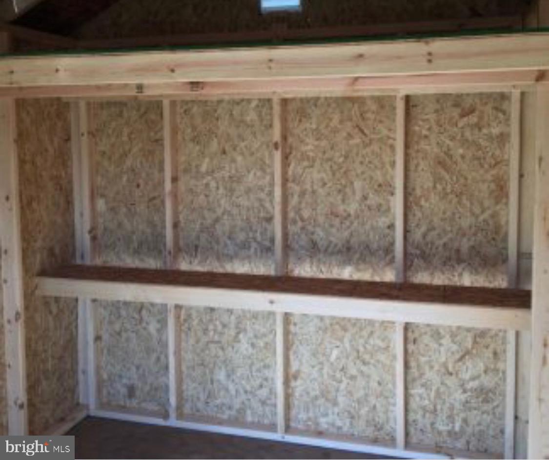 LAKE LAND - Residential