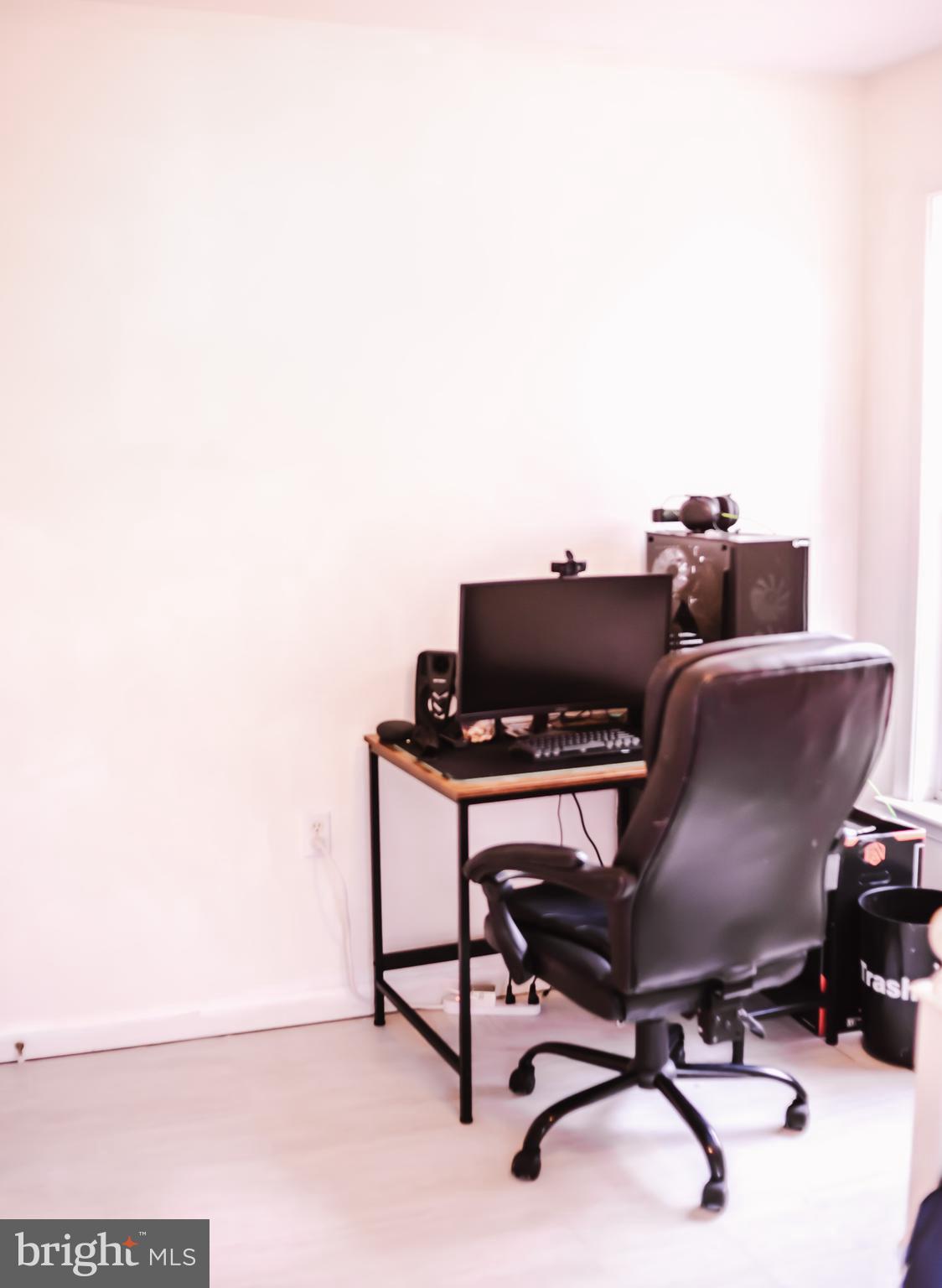 LAKE LAND - Residential