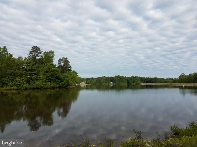 LAKE LAND - Residential