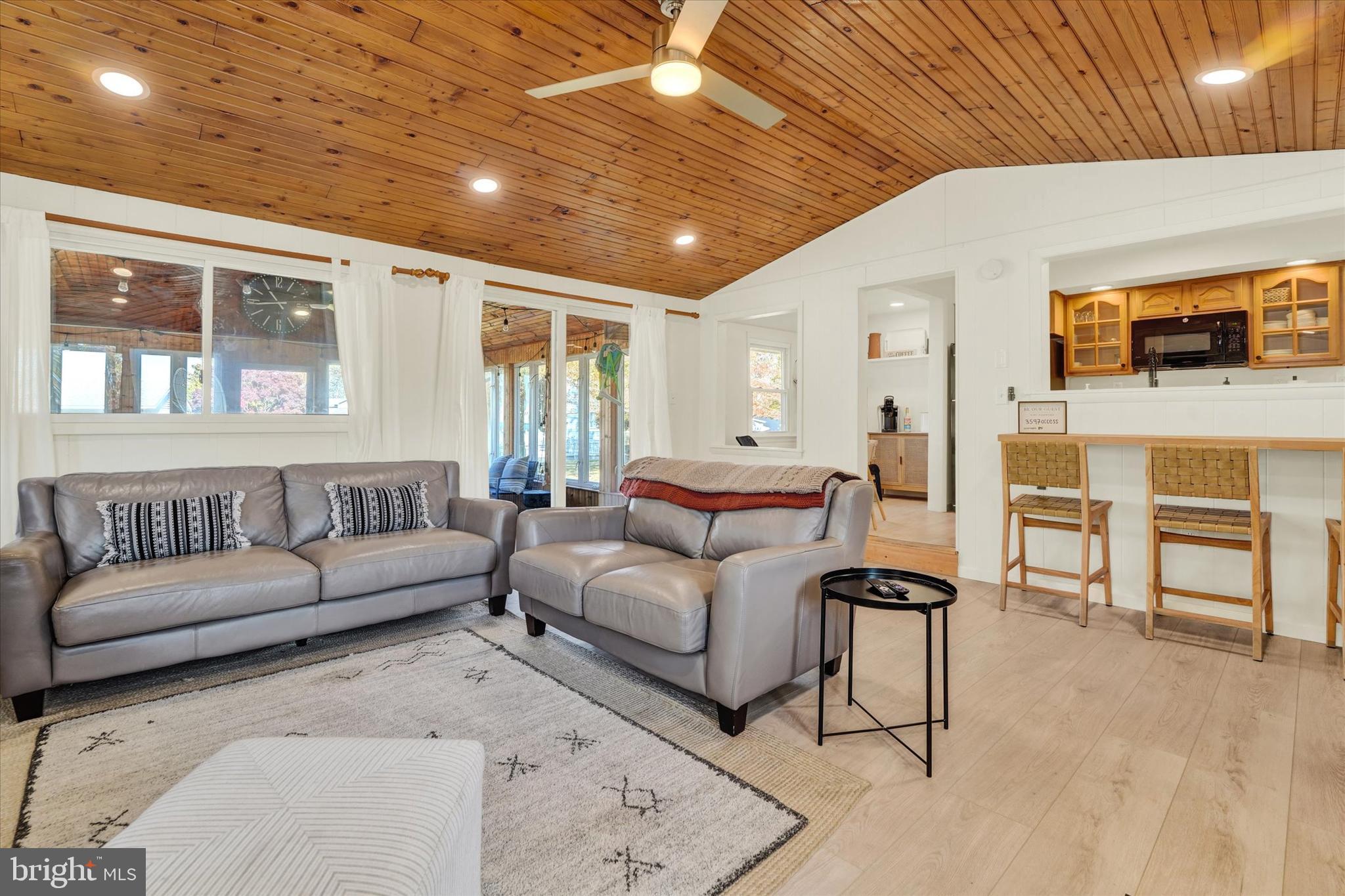 HACKS POINT - Residential