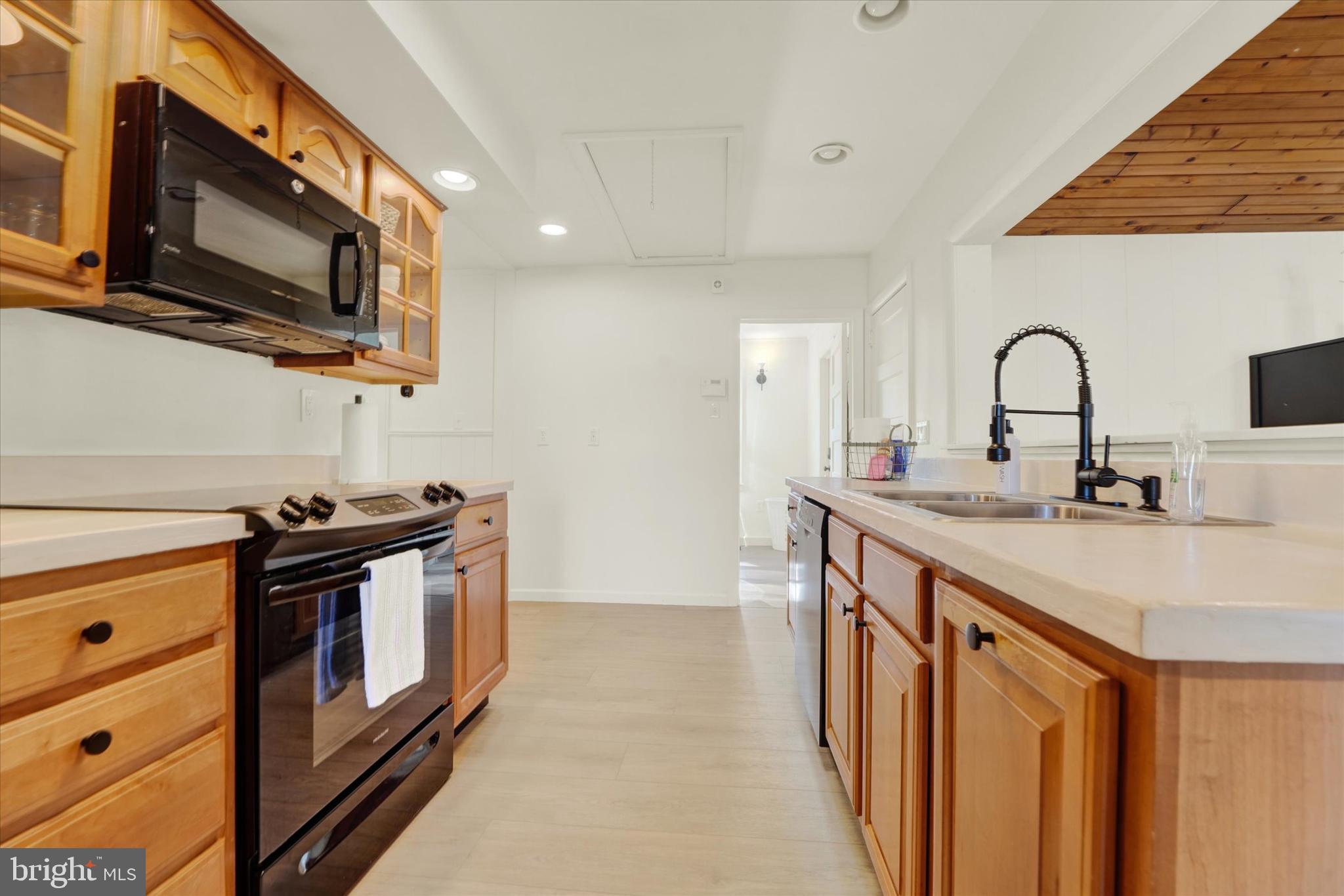 HACKS POINT - Residential