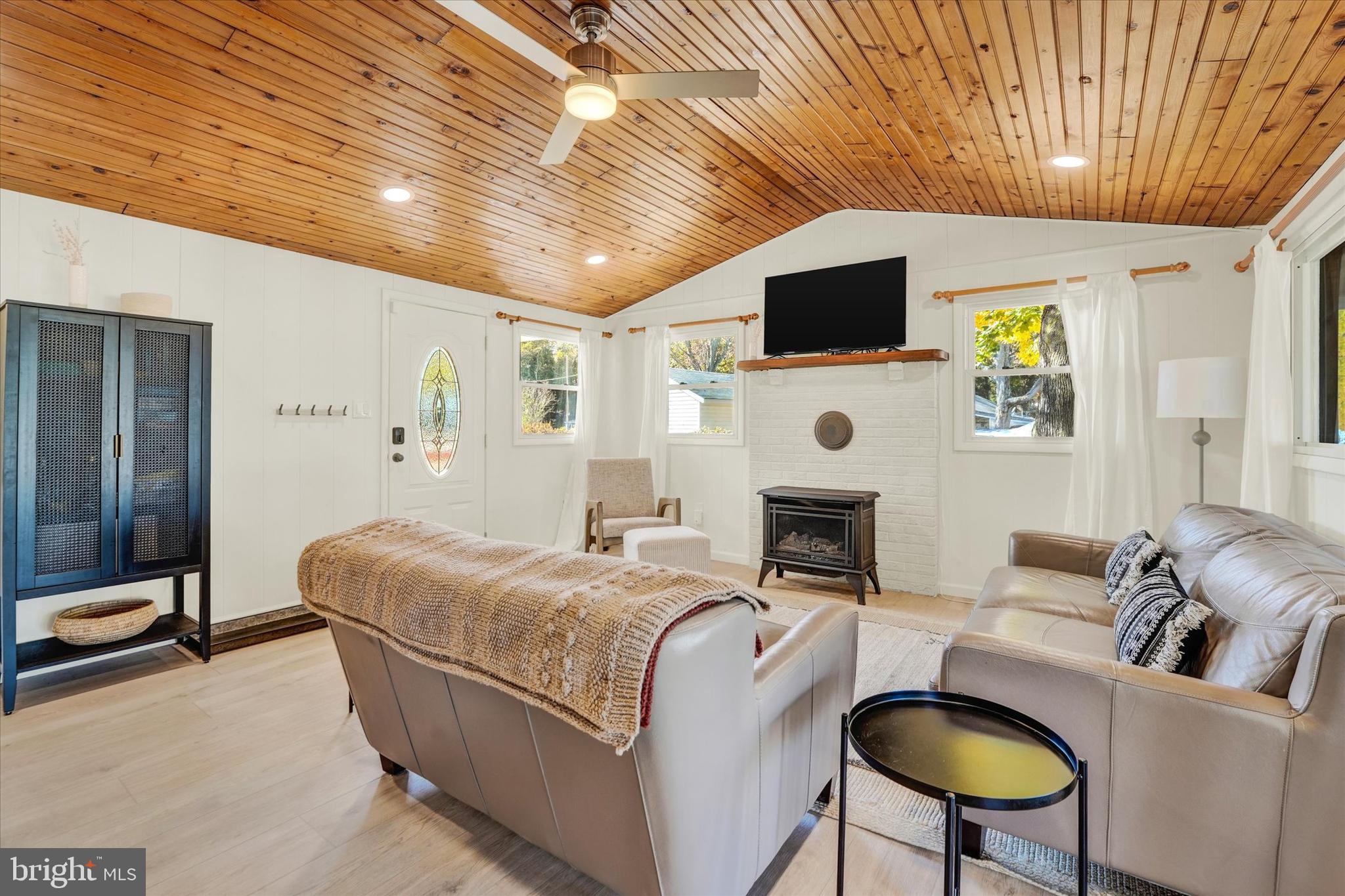 HACKS POINT - Residential