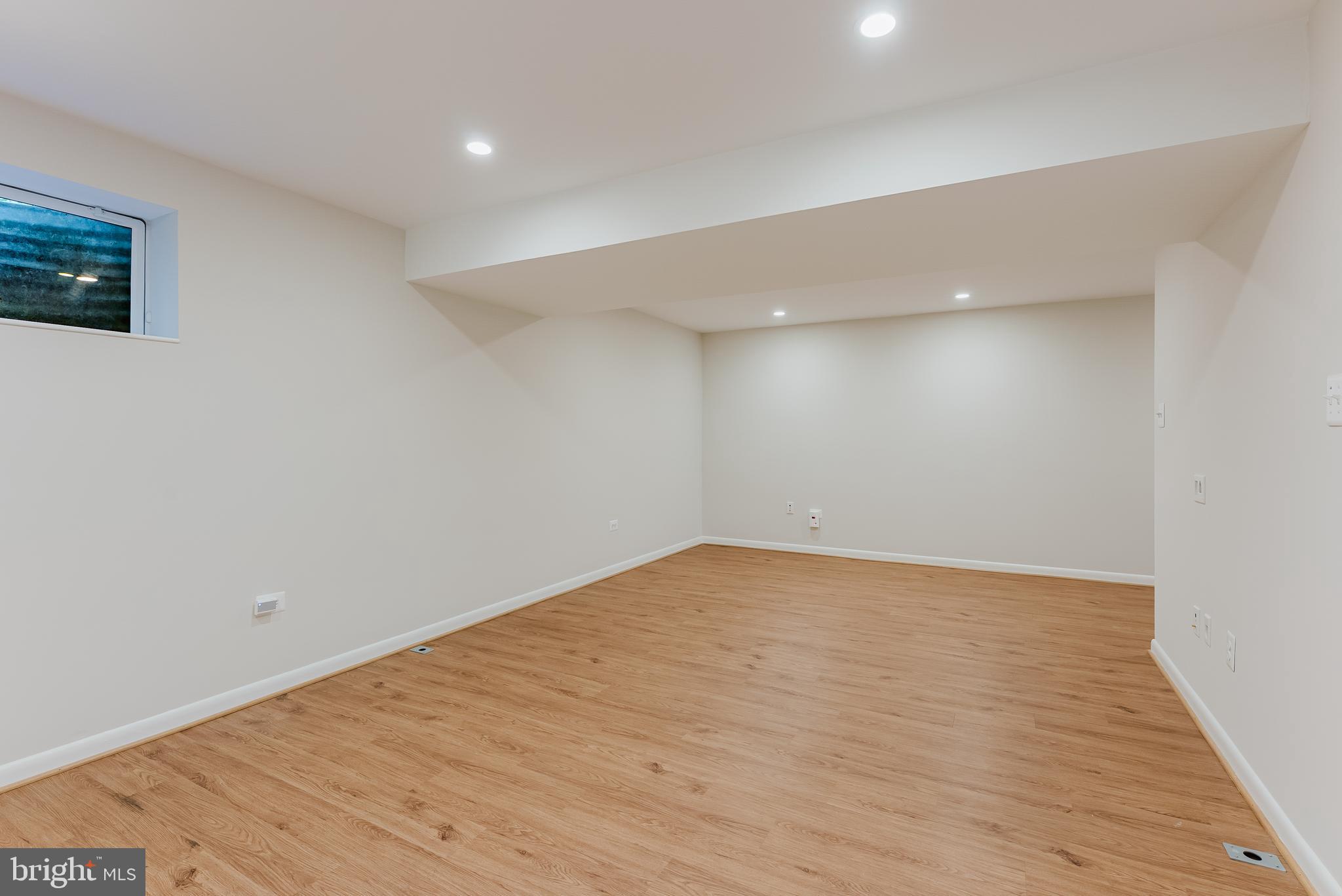 SIGNAL HILL - Residential