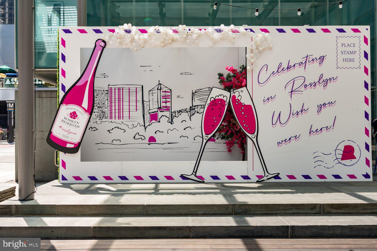 COLONIAL VILLAGE - Residential