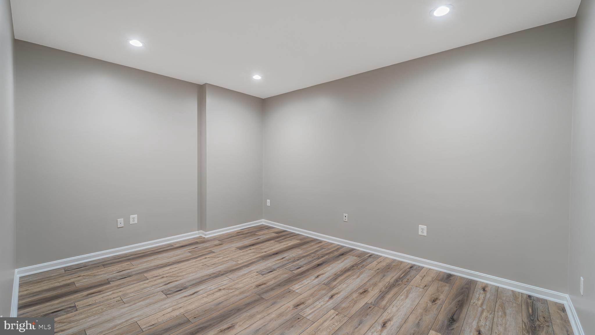 WHITE OAKS ESTATES - Residential