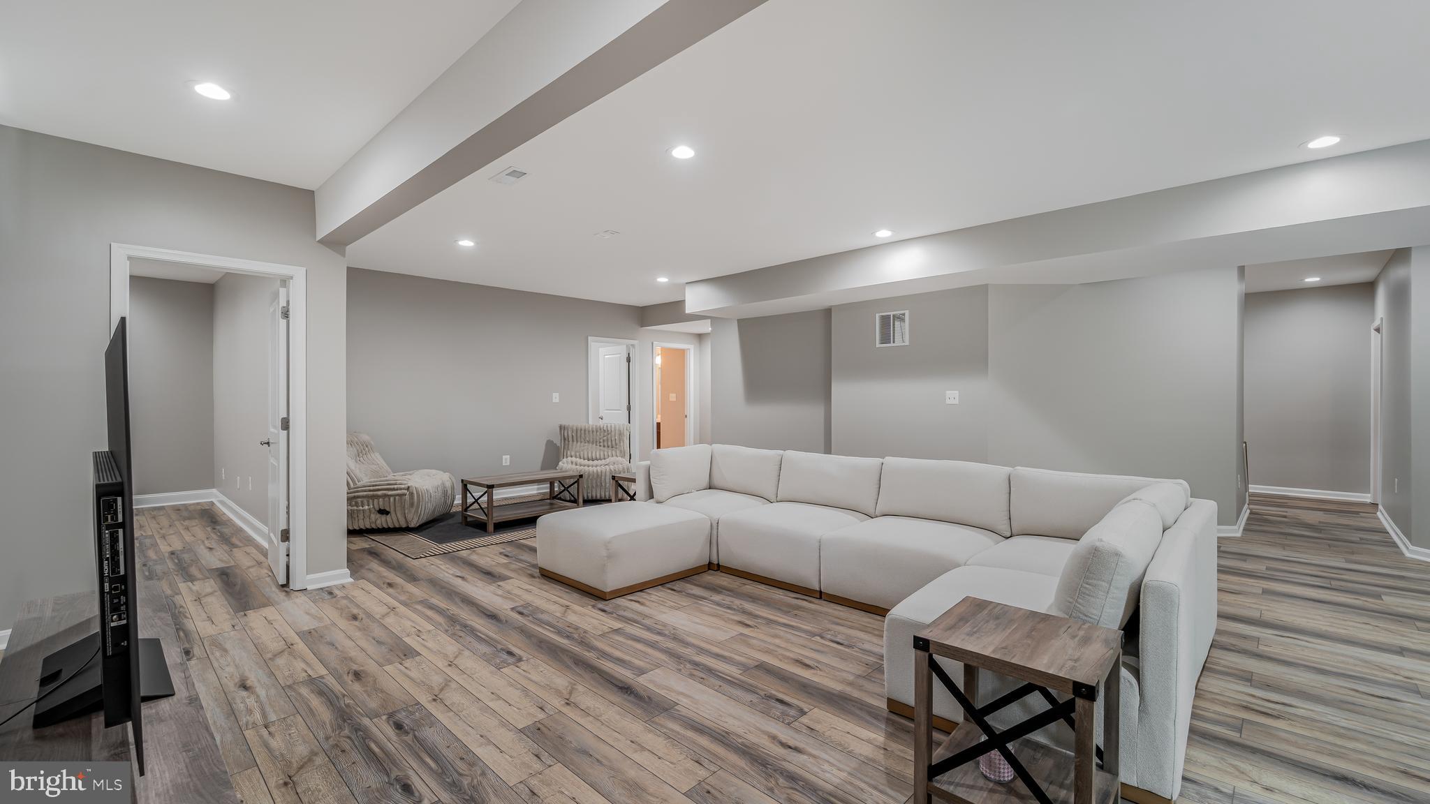 WHITE OAKS ESTATES - Residential